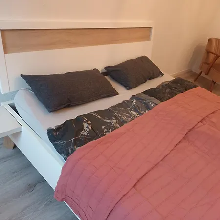 Appartamento Grosse 4 Raum Im Stotteritz Lipsia